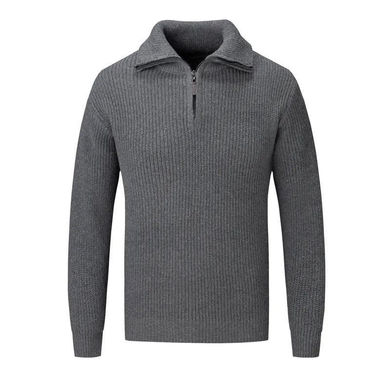A man's loose slim-fit solid colour pullover sweater for autumn and winter casual wear.