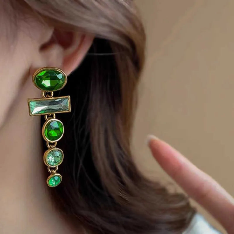 Retro green gradient Chinese style earrings with geometry shape and tassel design