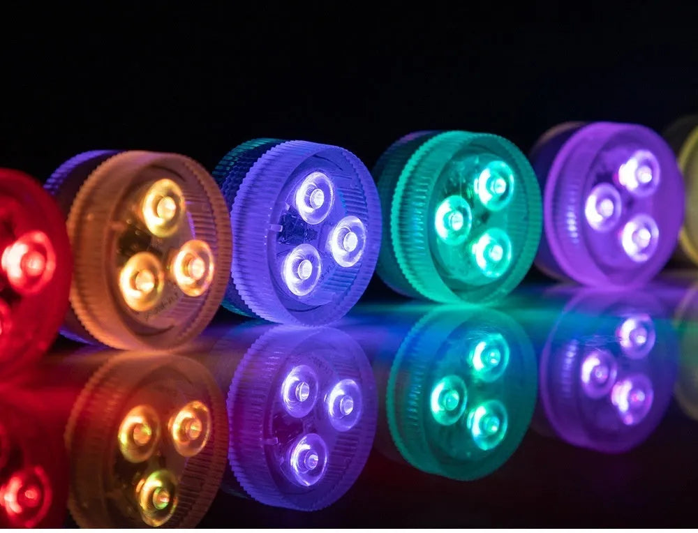 Waterproof remote control LED diving light for aquarium with plastic housing measuring 35mm by 18mm