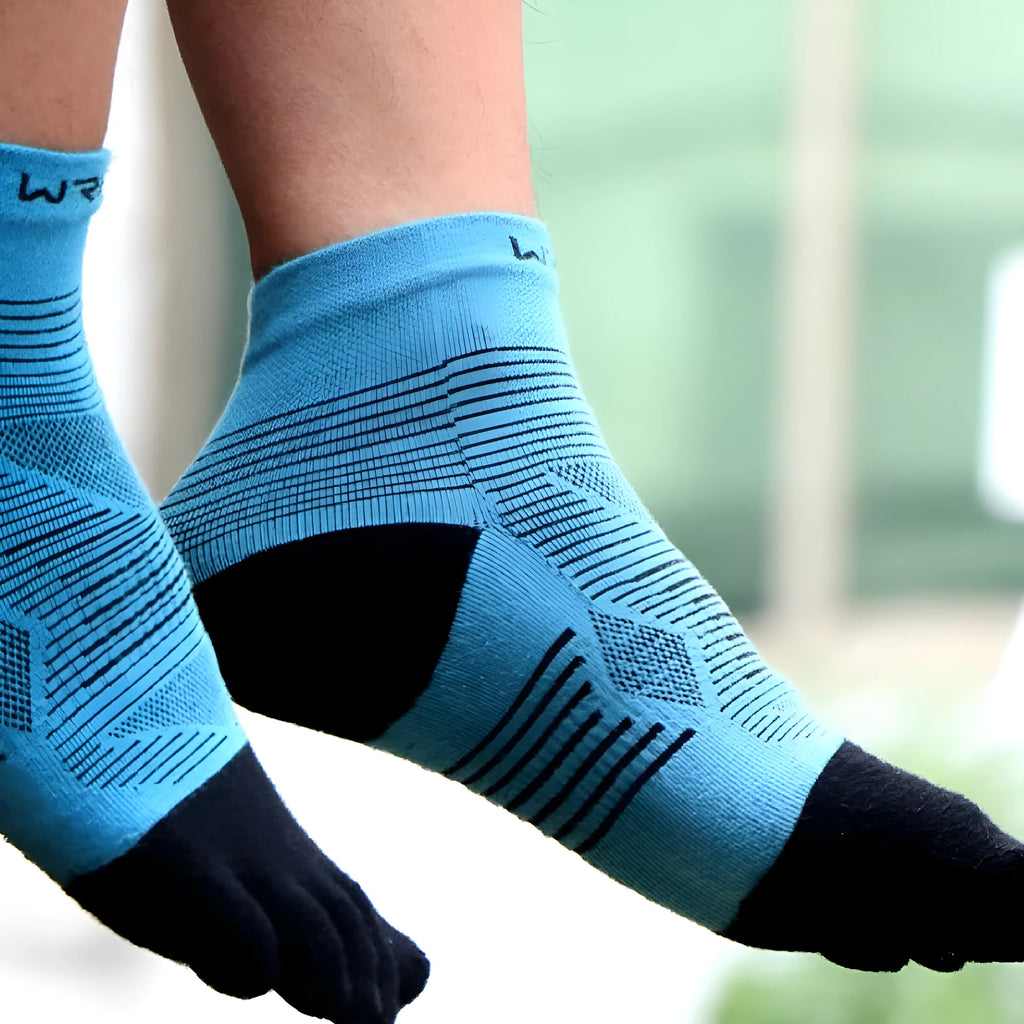 Unisex professional sports toe socks in COOLMAX polyester, black gray colour, with separate toe pockets on a white background