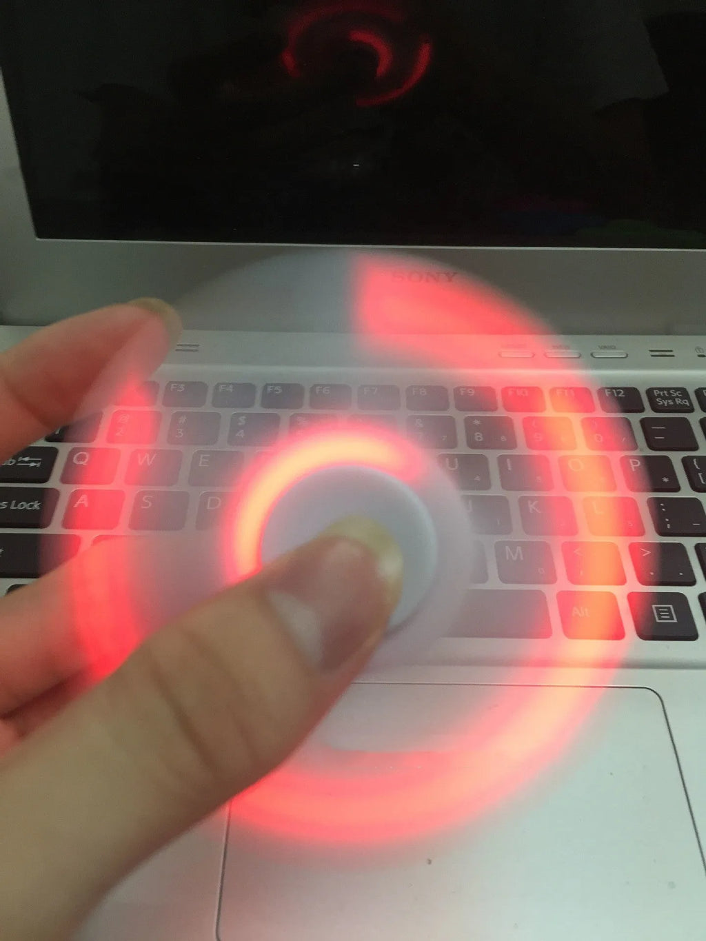 Bluetooth speaker fidget spinner EDC toy in compact ABS design with MP3 playback, 80x80x15 mm, white colour