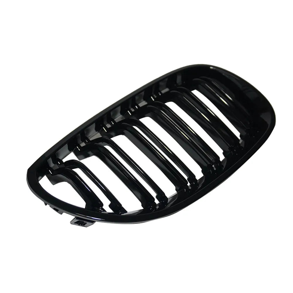 Pair of ABS carbon fibre grilles for BMW 5 Series E60 and E66 with textured surface