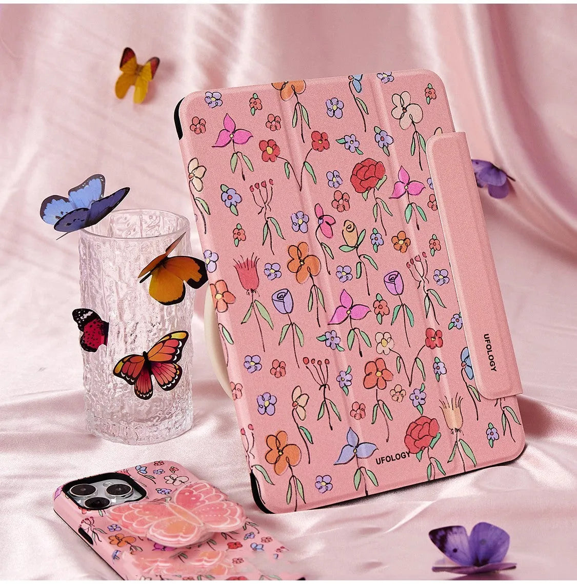 Magnetic double-sided clip attached to a polyurethane flat shell case for a 10.9-inch iPad Air tablet.