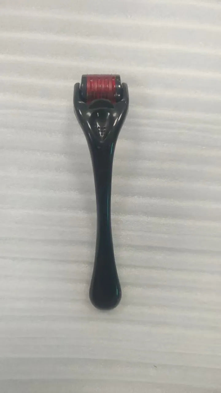 Mechanical derma roller pen with colour options and three needle size specifications for microneedling