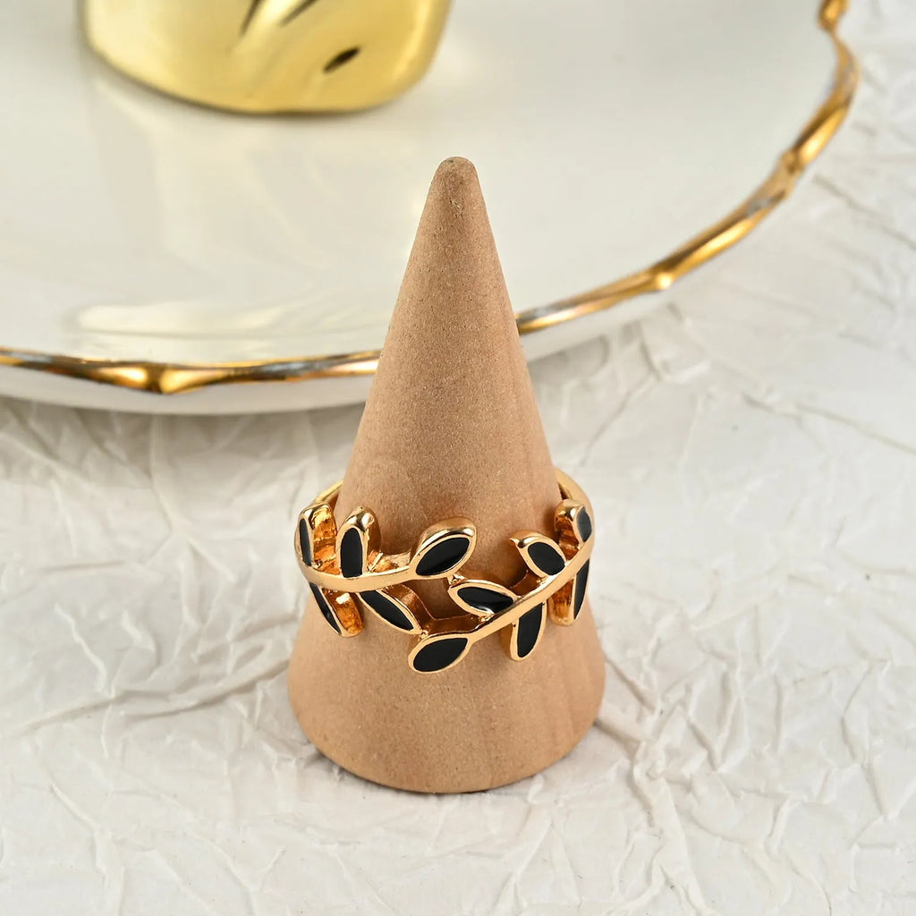 Gold leaf geometric acrylic ring for women, index finger size, simple flower shape