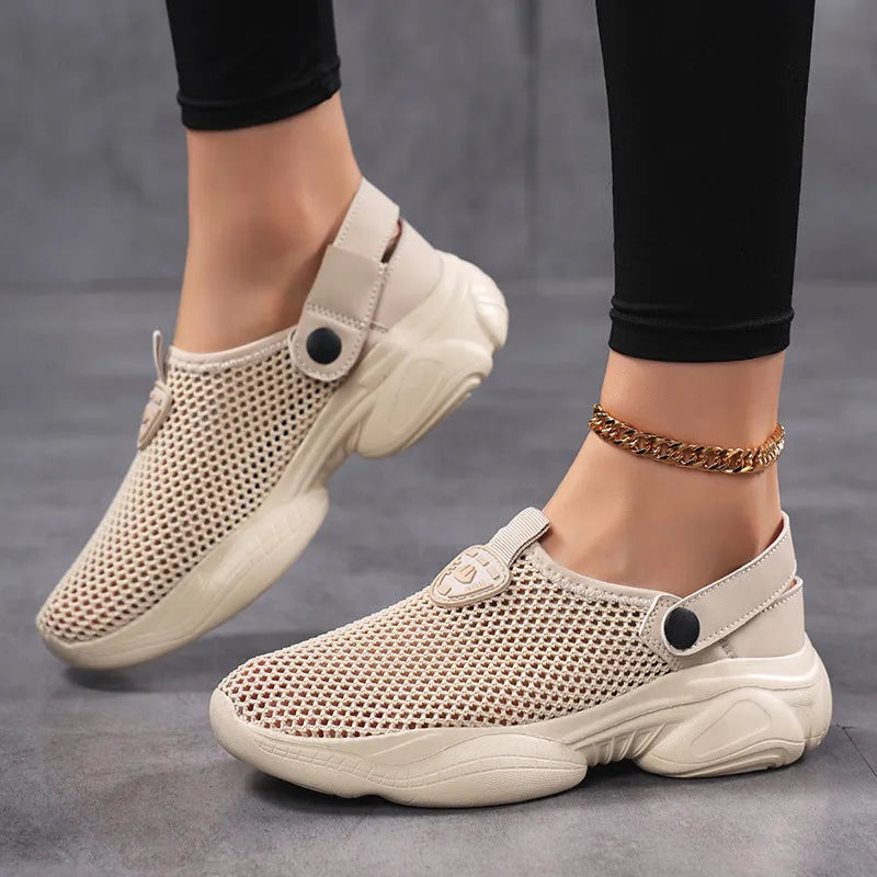 Women's breathable Flyknit casual sports sandals in black, round head design, size 38
