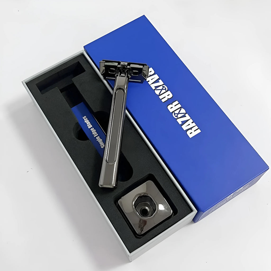 Manual shaver with double-layer half-blade holder in silver finish