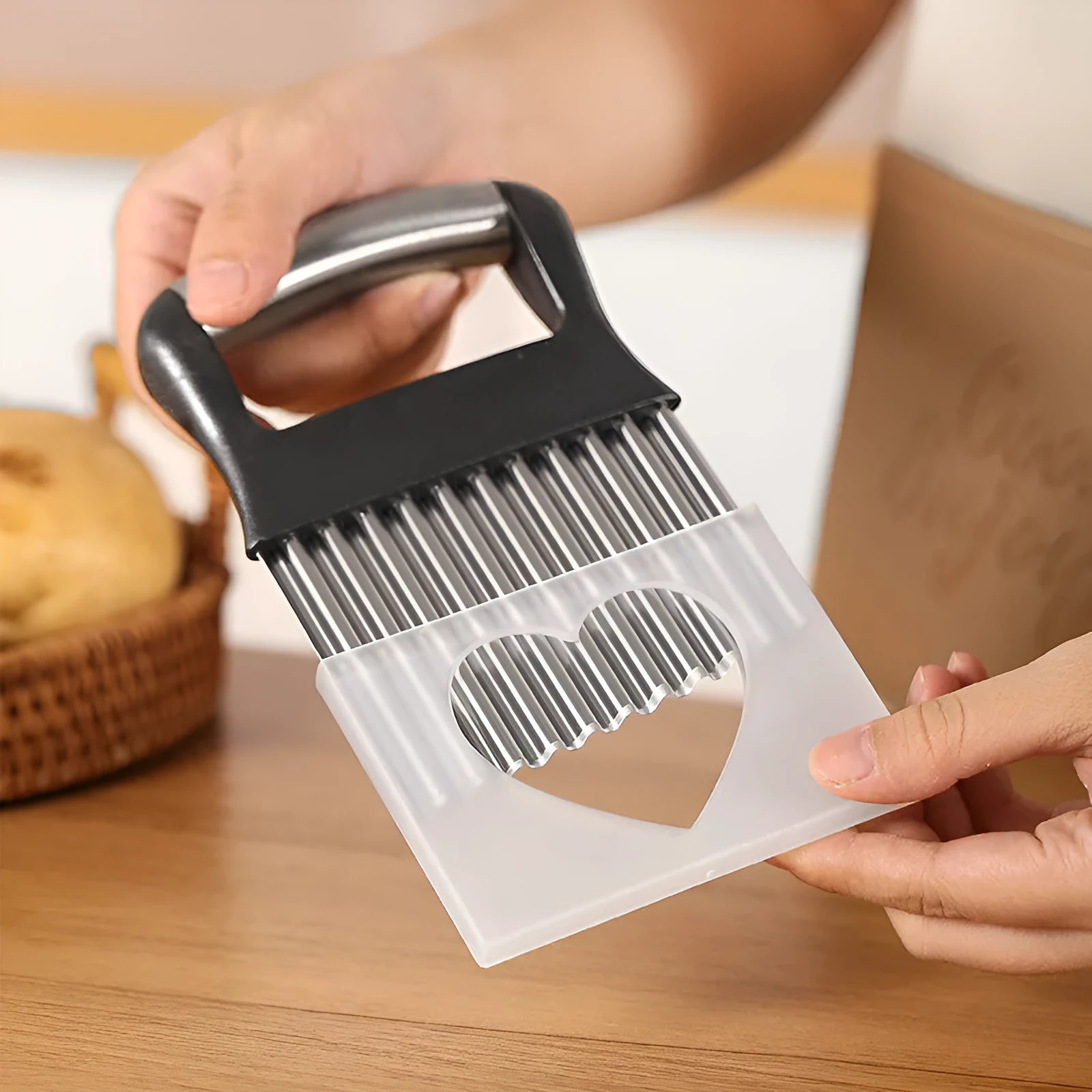 Stainless steel potato wave knife for cutting ripple crisps and chips, 14cm long by 9cm wide