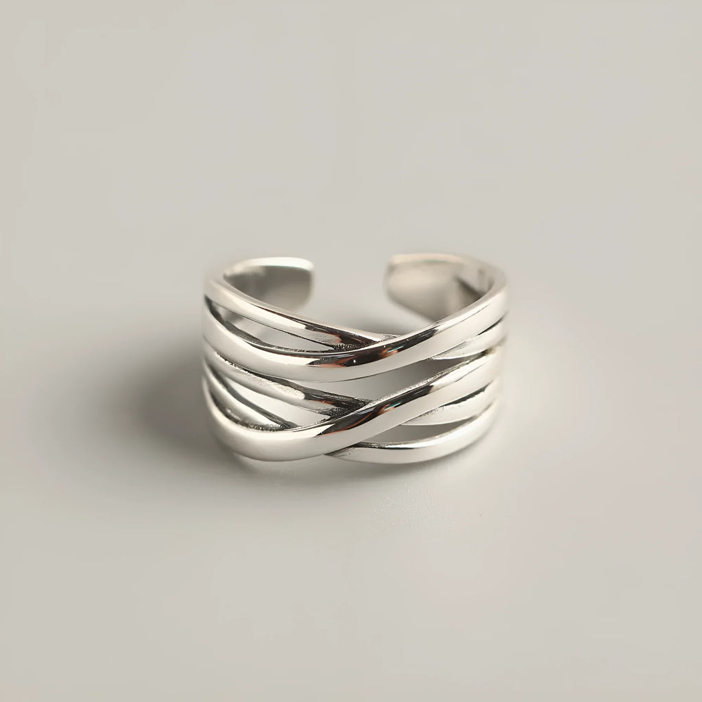 S925 sterling silver vintage weave ring for women, retro silver finish with textured weave pattern on plain background