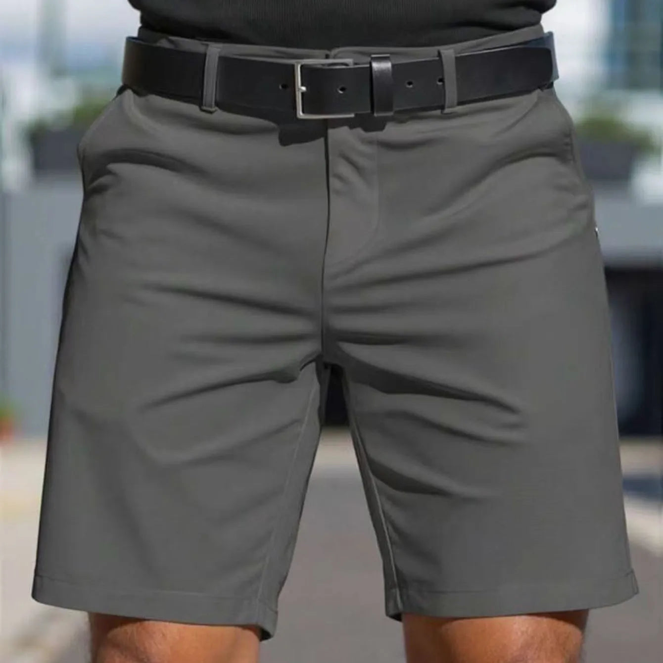 Men's solid colour fifth pants shorts in straight cut, shown in apricot colour