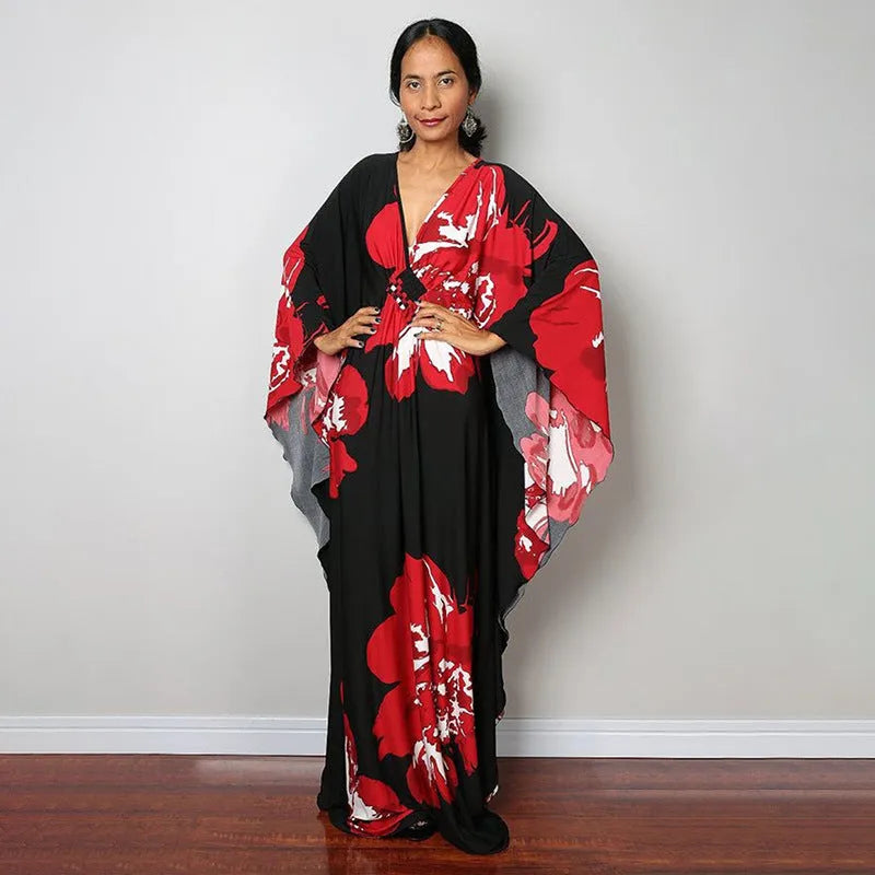 Women's loose sun protection robe in black and white arc pattern, free size polyester cover-up for swimming