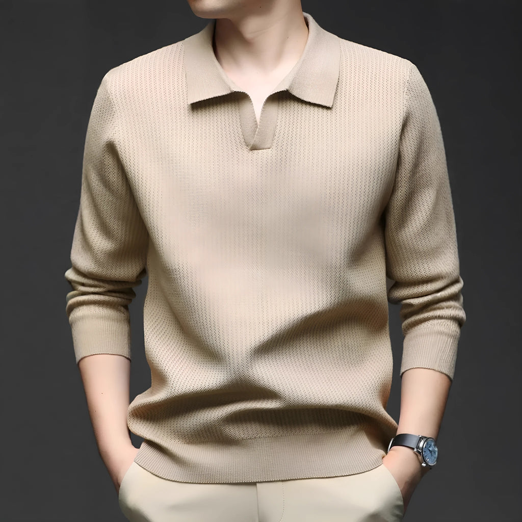 Men's loose fit pullover sweater in autumn colours with casual styling