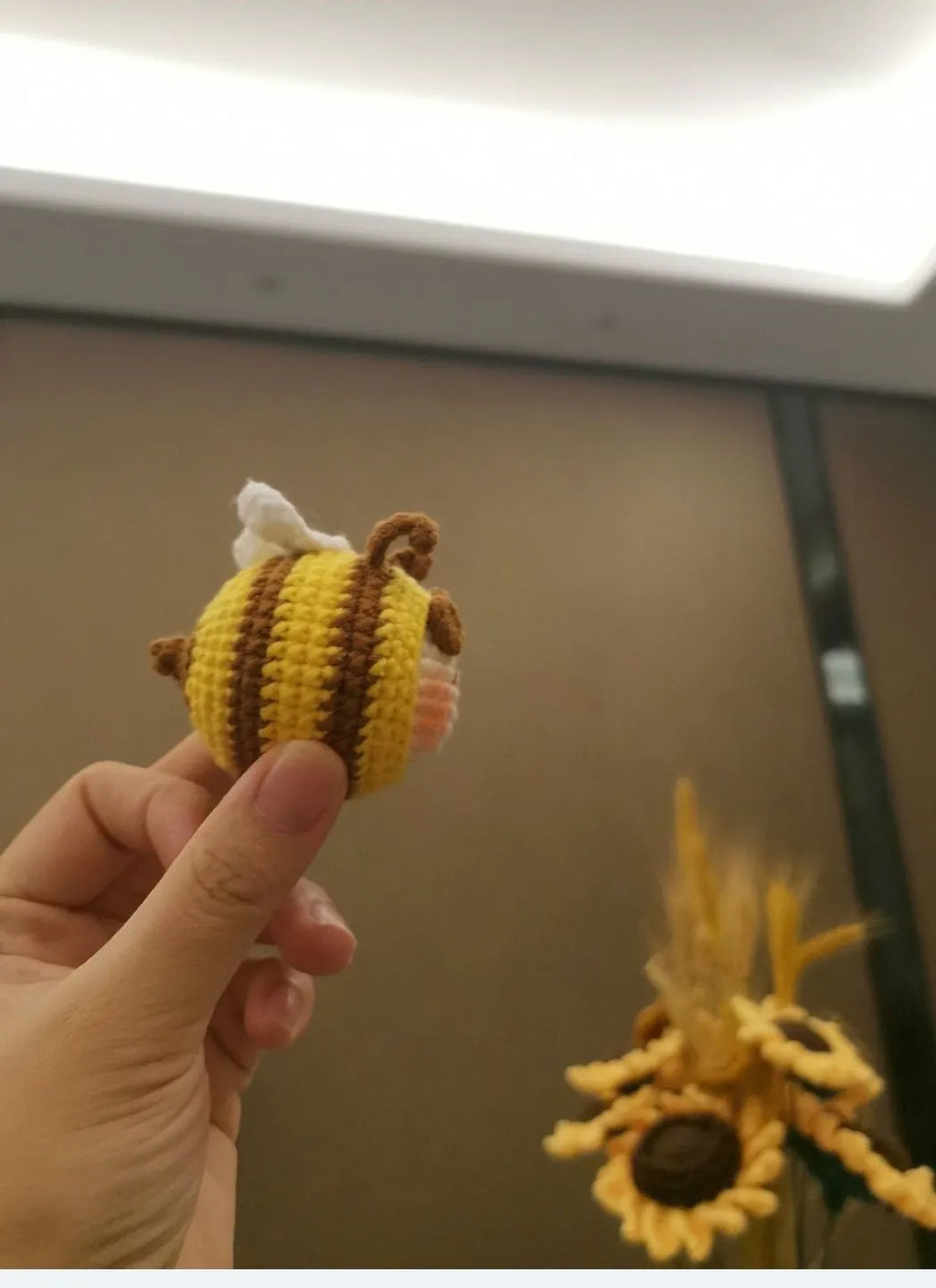 Handmade crocheted bee colony plush pendant with beehive and bee for woolen dolls