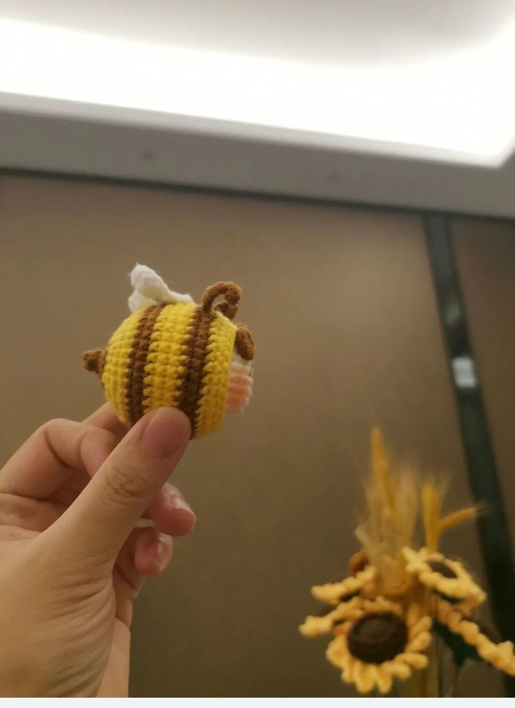 Handmade crocheted bee colony plush pendant with beehive and bee for woolen dolls