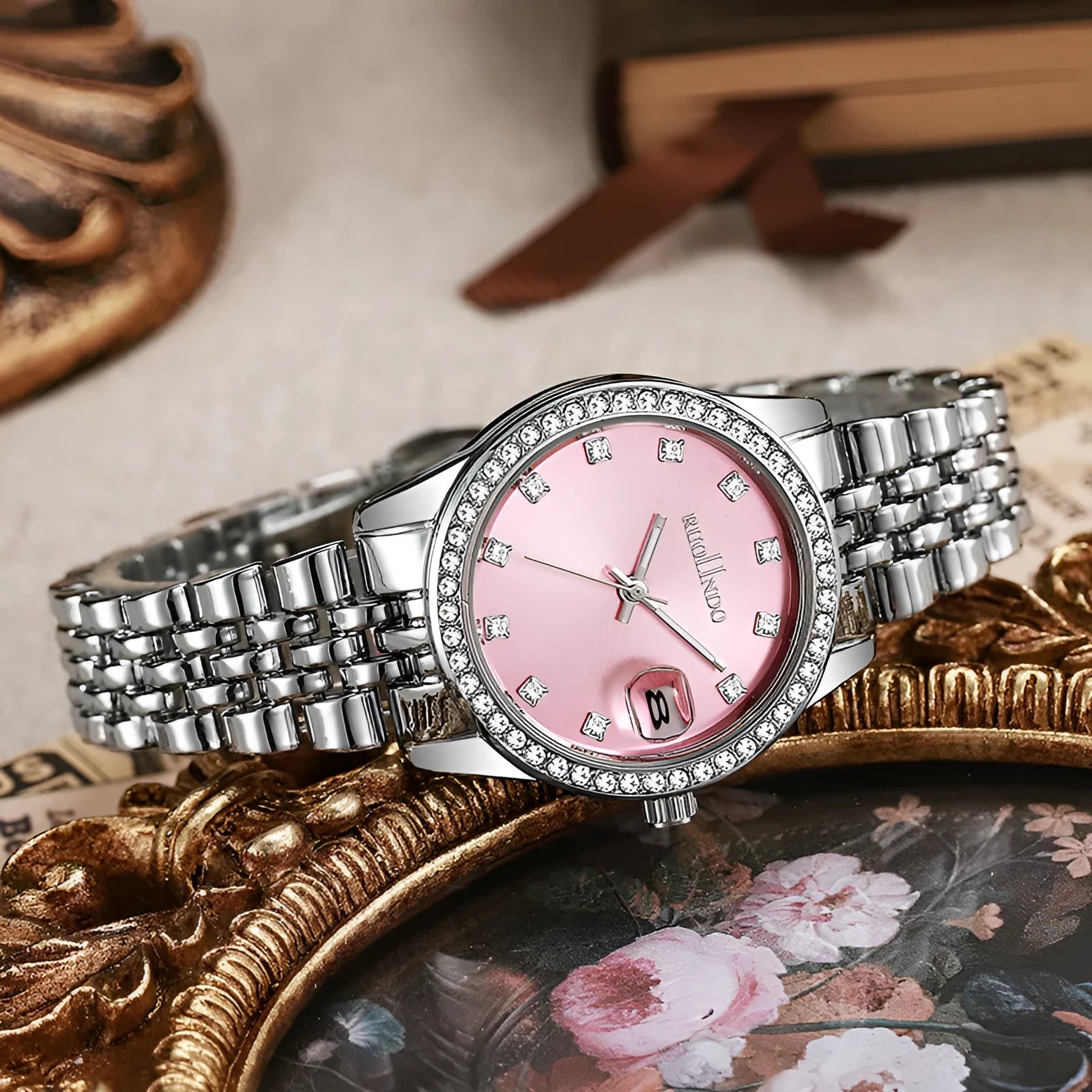 Women's quartz calendar watch with 32mm alloy case and strap, mineral glass dial in silver colour