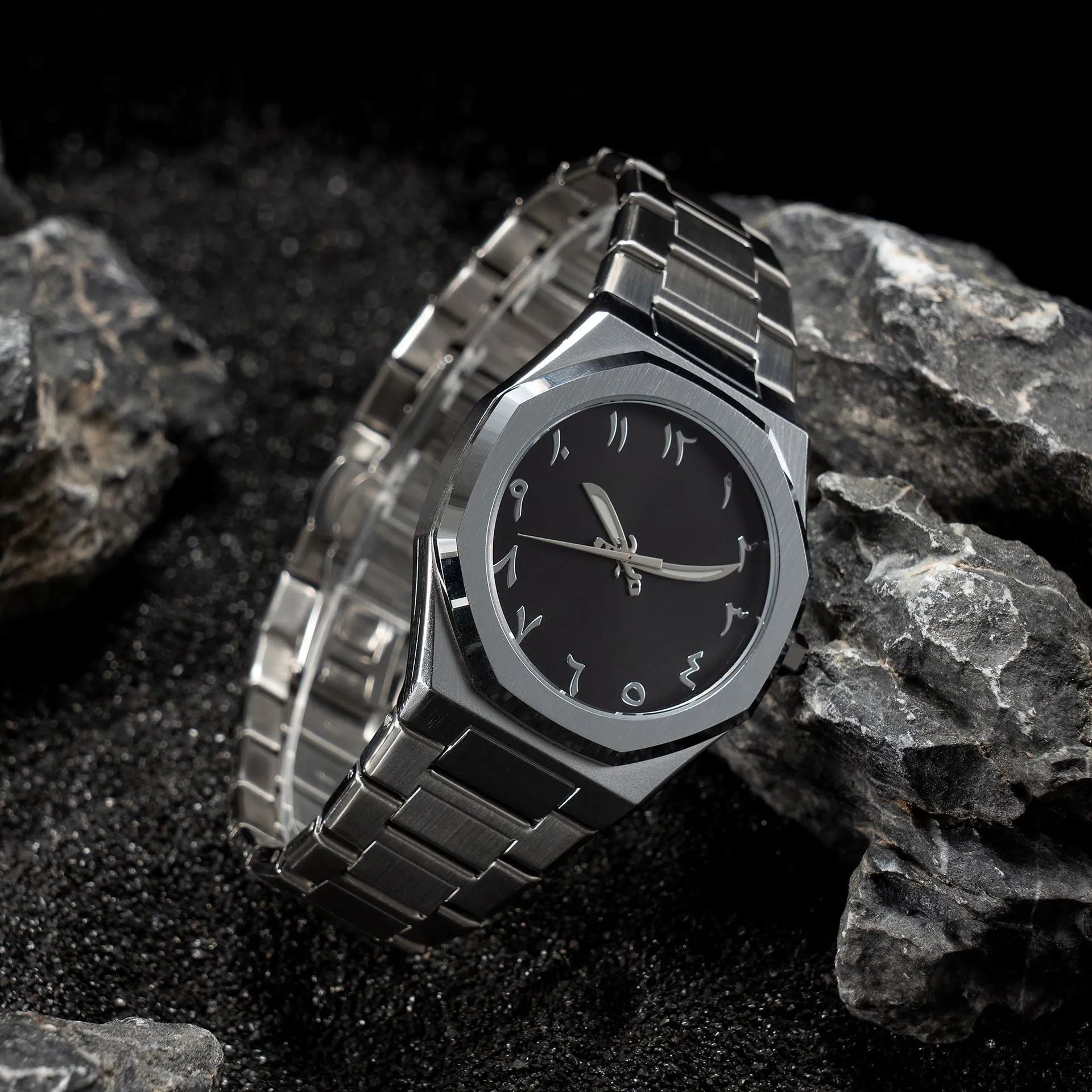 Men's business casual steel belt quartz watch showing black and silver colour options