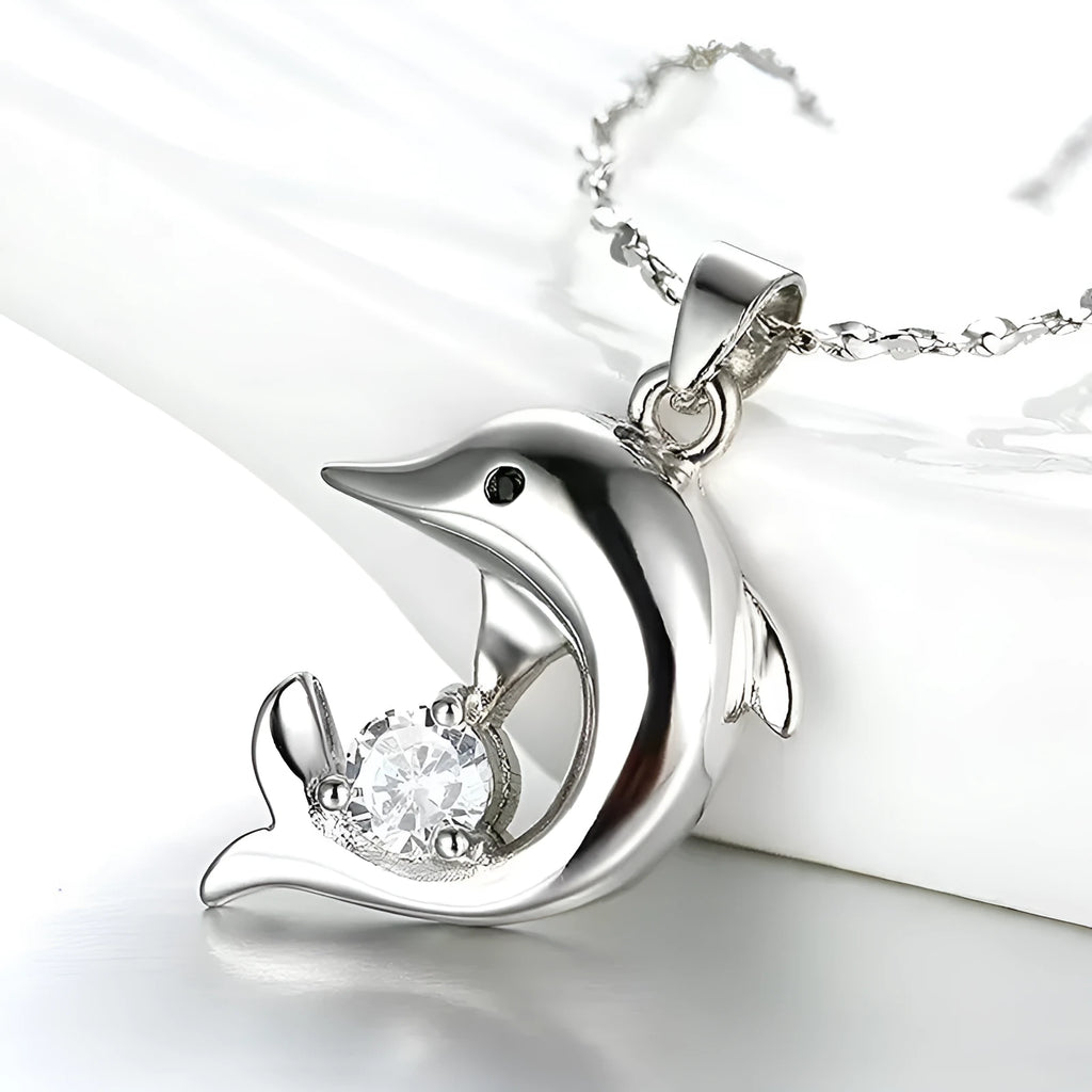 Silver-plated dolphin pendant necklace with mixed gem inlay on O-link chain, 41-50cm, women's Korean-style copper jewellery