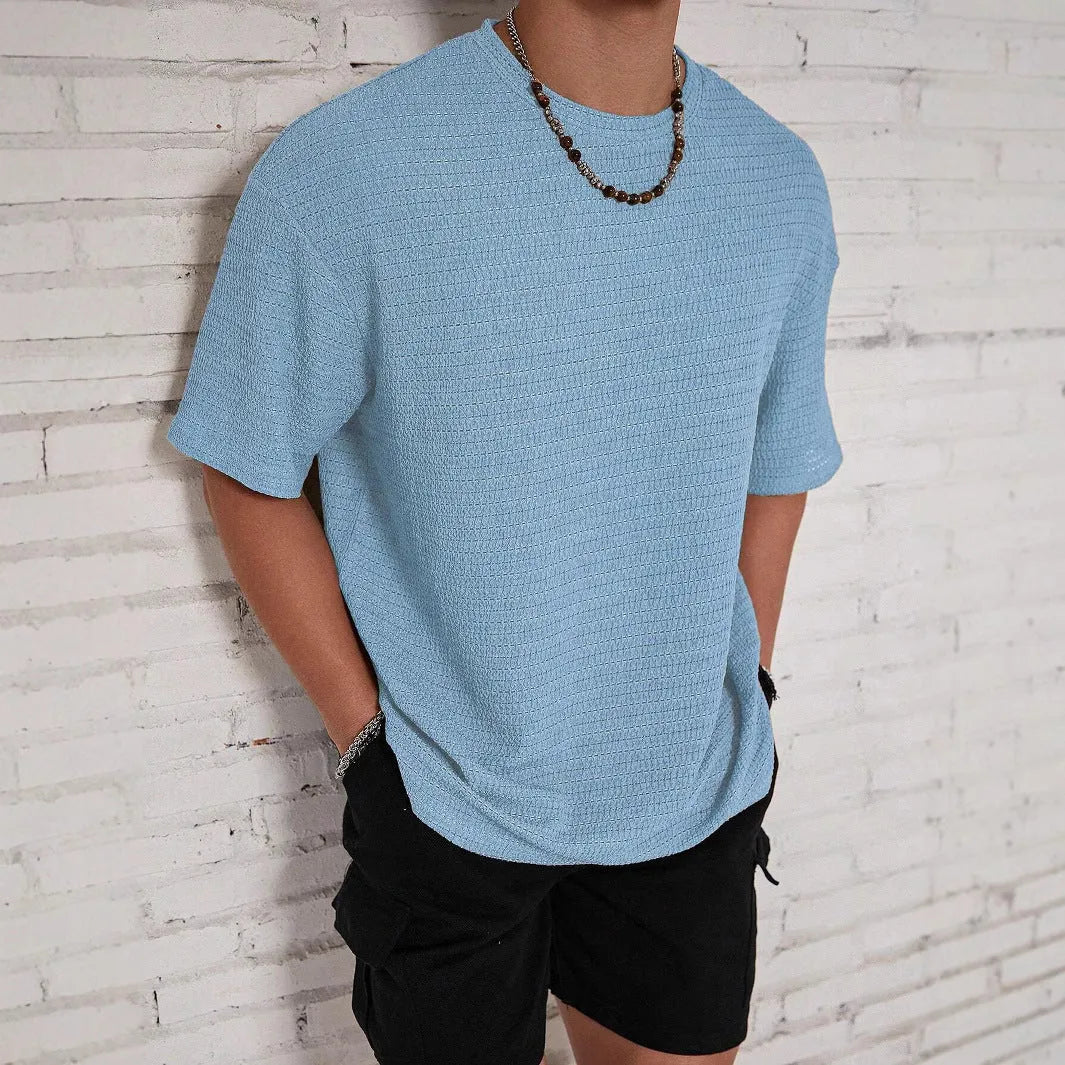 Men's loose fit round neck T-shirt in solid colour with short sleeves