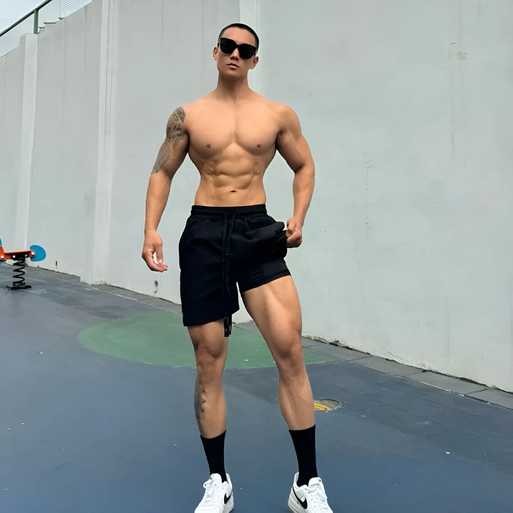 Men's quick-drying nylon shorts in quarter-length design with double-layer construction