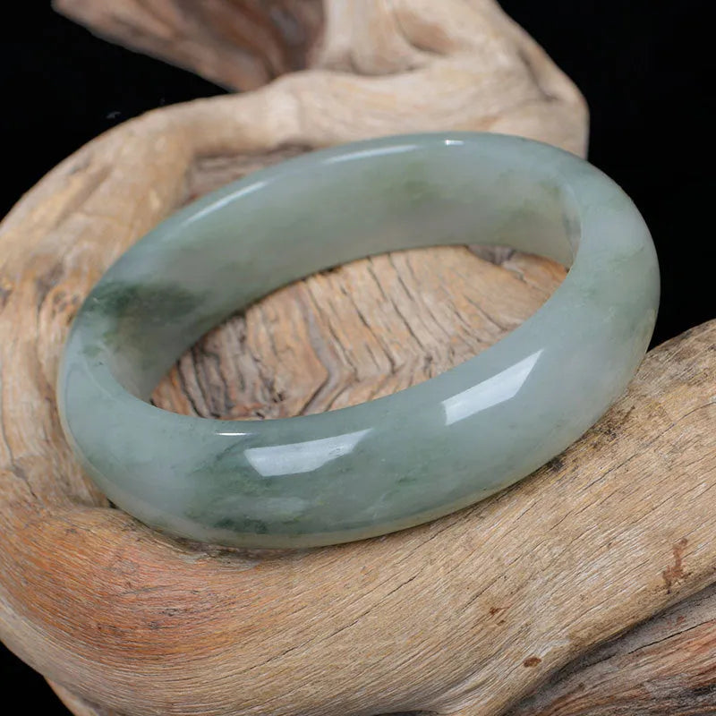 Natural Jinsi jade round bangle bracelet in Chinese style, polished surface