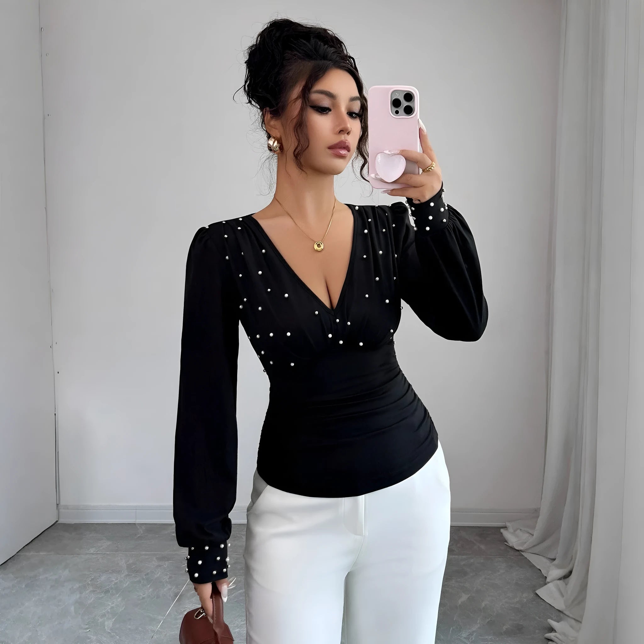 Women's solid colour bell sleeve t-shirt in black, v-neck, fitted polyester