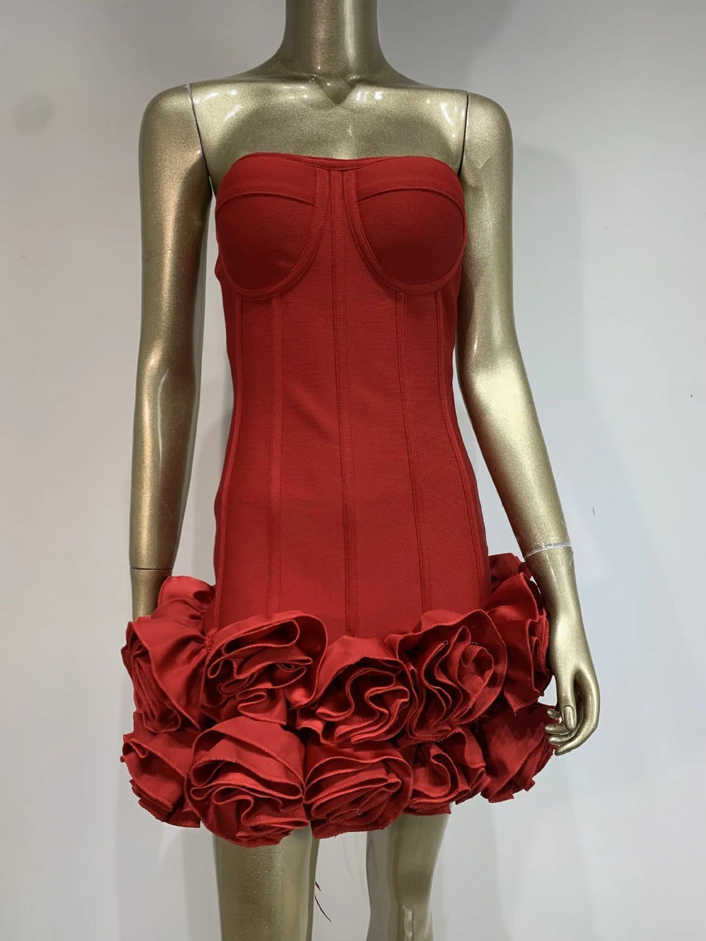 Women's solid colour polyester dress with mid waist design in red, white or black options