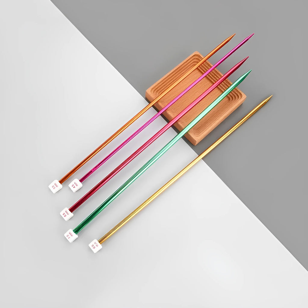 Aluminium alloy crochet hook set showing multiple sizes from 2.0mm to 9.0mm with protective caps