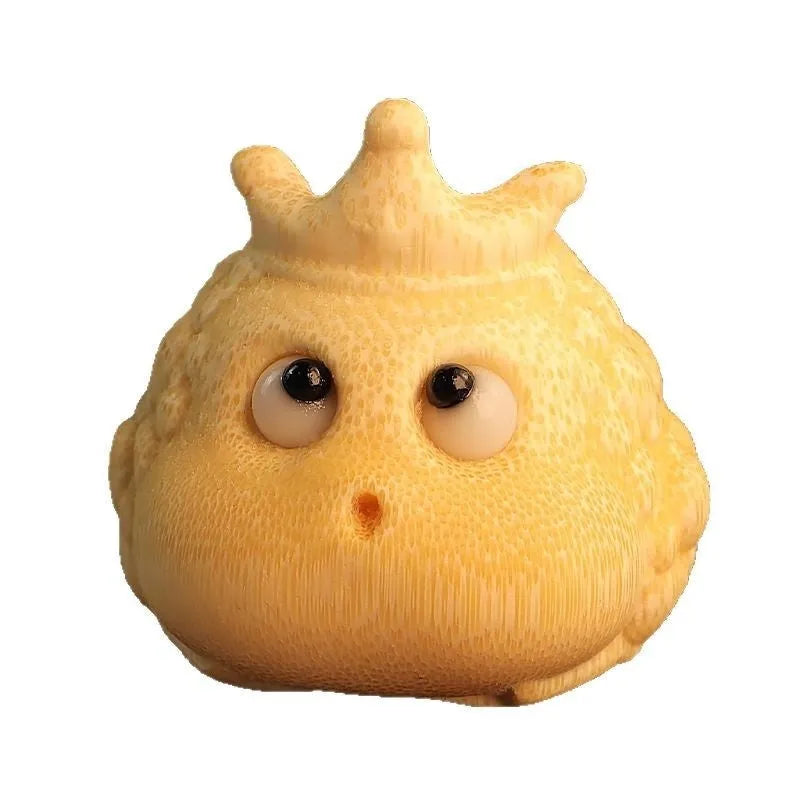 Solid bamboo carving of Crown Princess toad ornament measuring 5.0 cm in cute style
