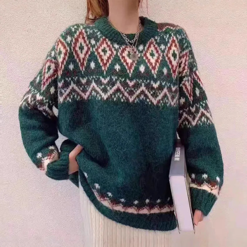 Loose striped pullover knitted top in red or white polyester fabric