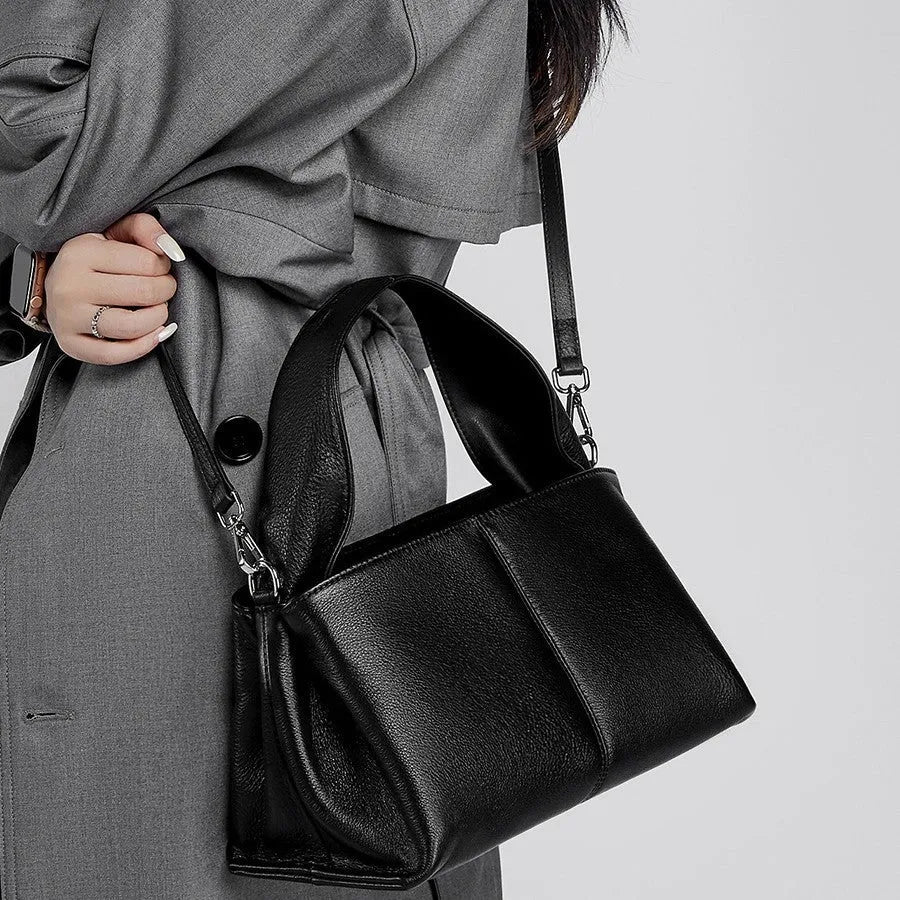 Women's messenger bag in genuine cowhide leather with double shoulder straps and square shape