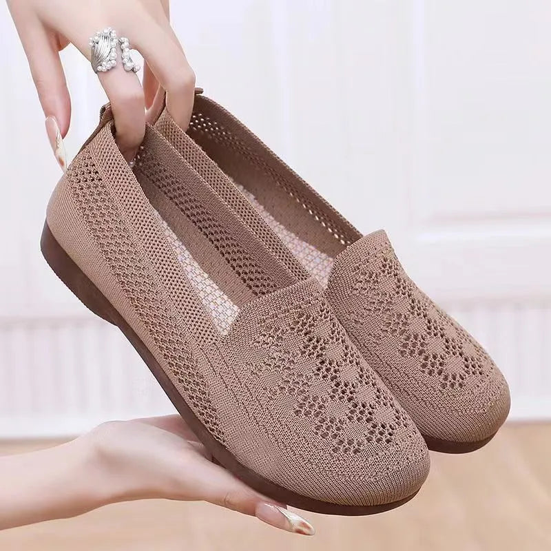 Elderly antiskid shoes for women, breathable mesh upper, flat heel, wide fit, beige colour