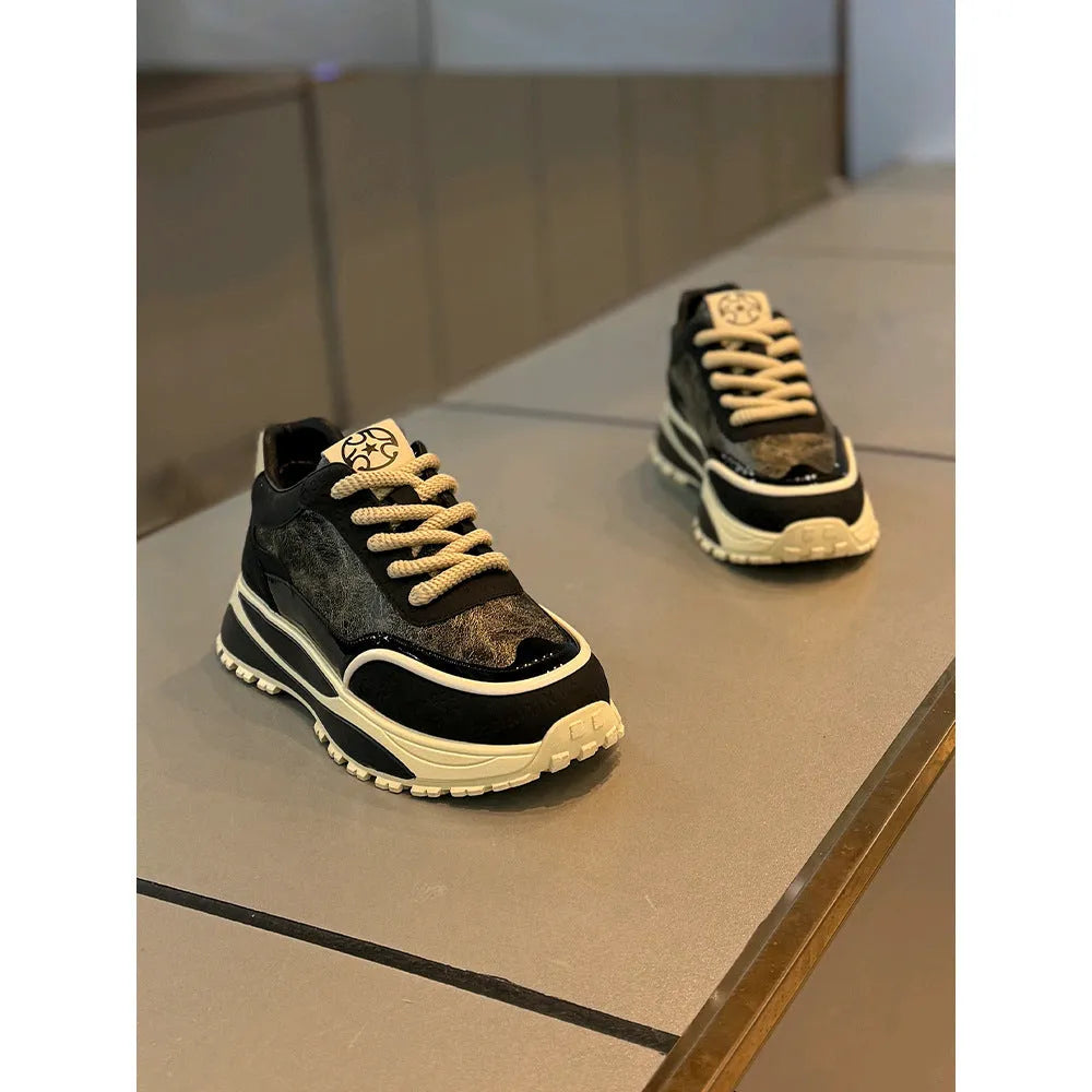 Thick bottom retro daddy shoes for men and women with round toe lace-up in synthetic leather, black colour