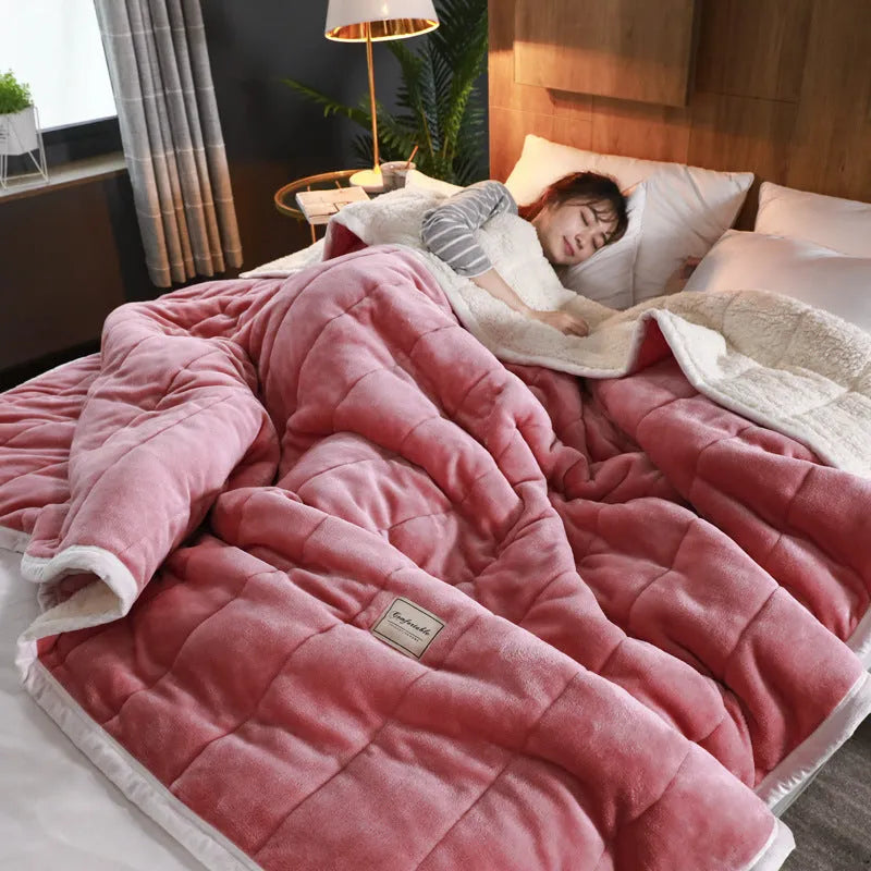 Thick warm winter fleece blanket in coral fleece polyester, 150cm x 200cm, pink colour option