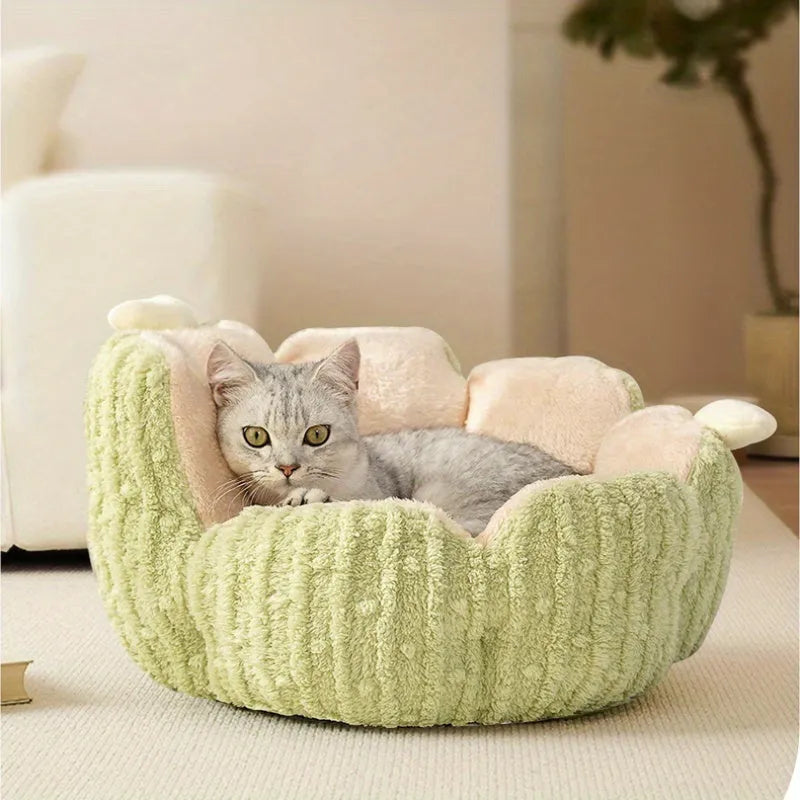 Cactus-shaped cat litter kennel in purple or green, shown in large and small sizes with foldable design