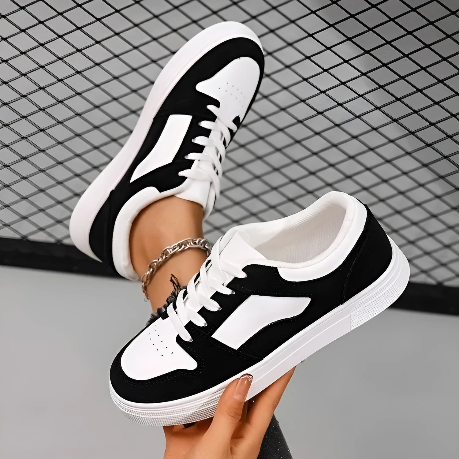 Black rubber sole casual women's sports shoes low top flat heel round toe lace-up shallow mouth