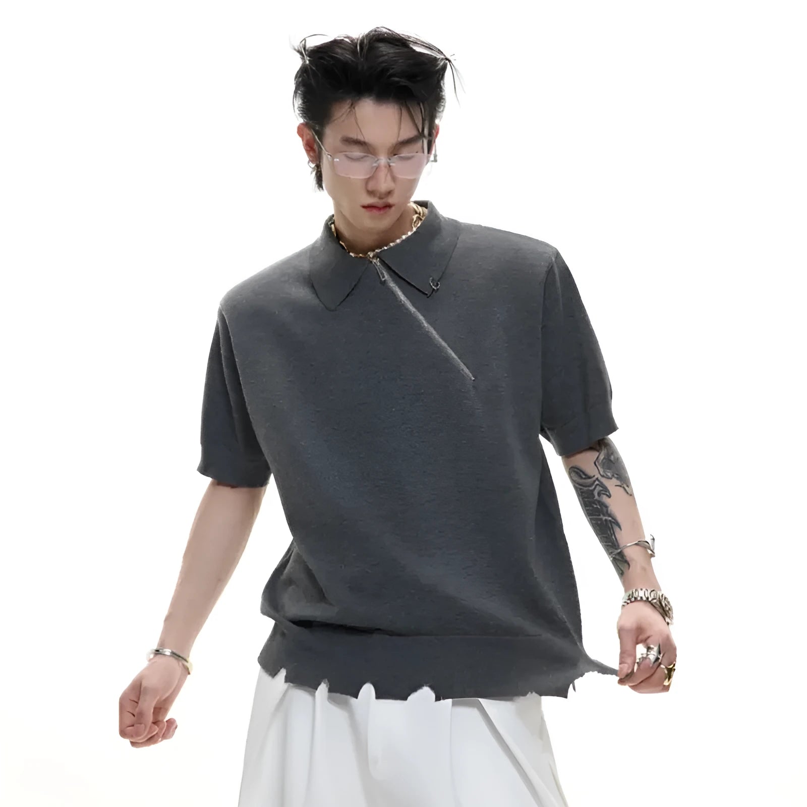 Men's slim-fit knitted polo shirt with oblique diagonal zipper closure in black solid colour