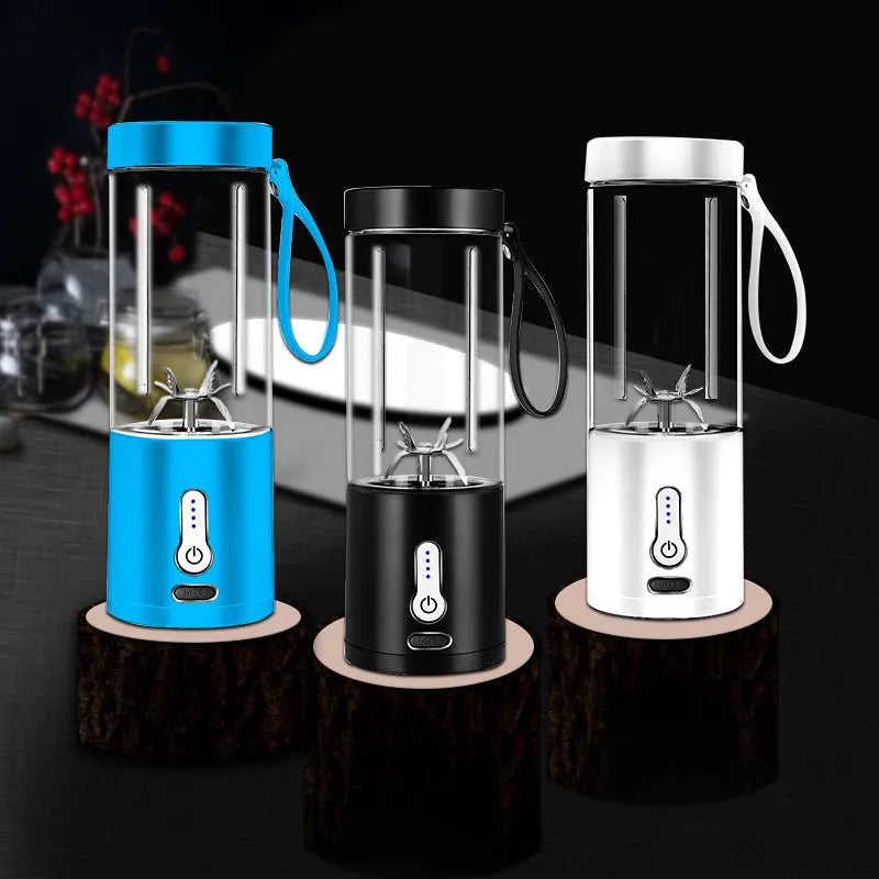 Portable 530ml rechargeable blender in black with lid and USB port, made from PC edible plastic
