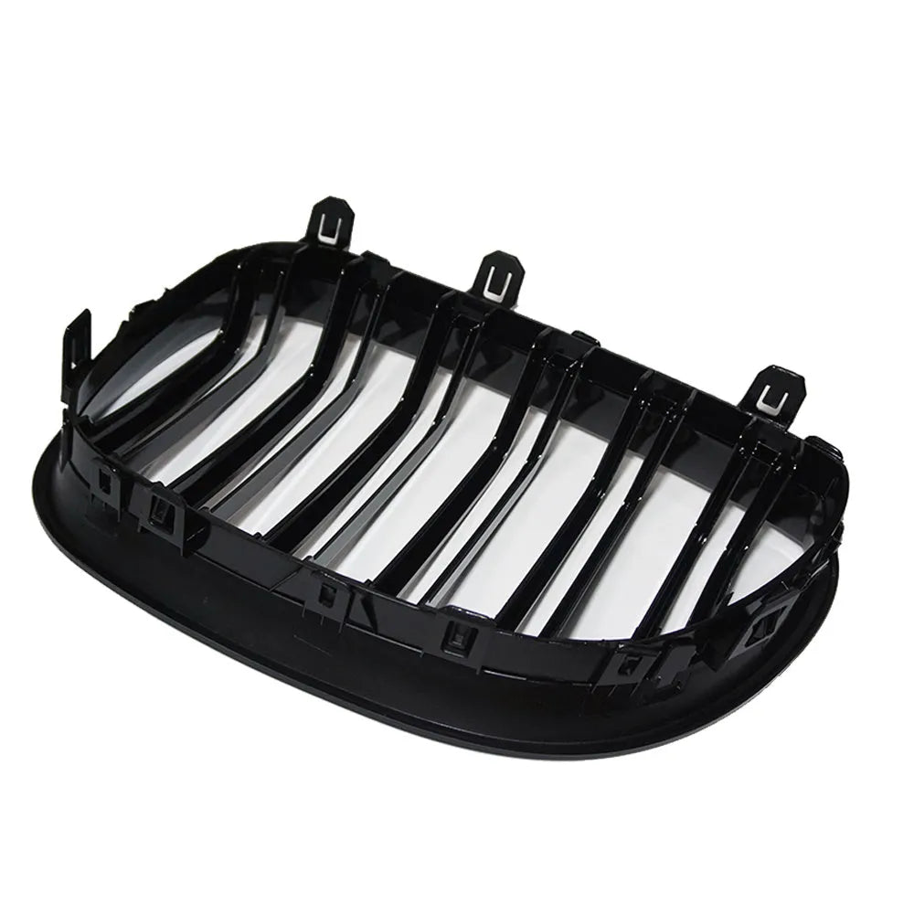 Pair of ABS carbon fibre grilles for BMW 5 Series E60 and E66 with textured surface