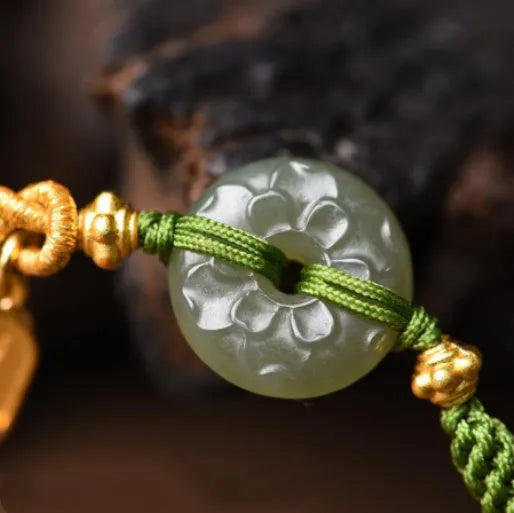 Hand-woven flexible wire bracelet with Hetian jade safety buckle in green national style