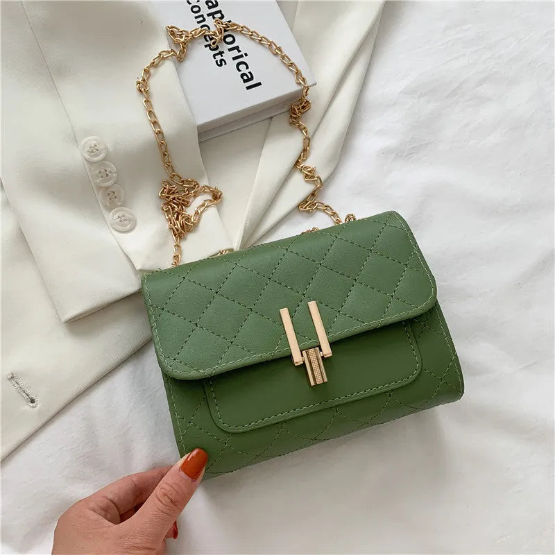 Minimalist PU crossbody bag with diamond lattice chain strap in solid colour