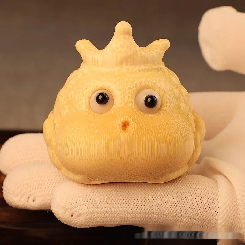 Solid bamboo carving of Crown Princess toad ornament measuring 5.0 cm in cute style
