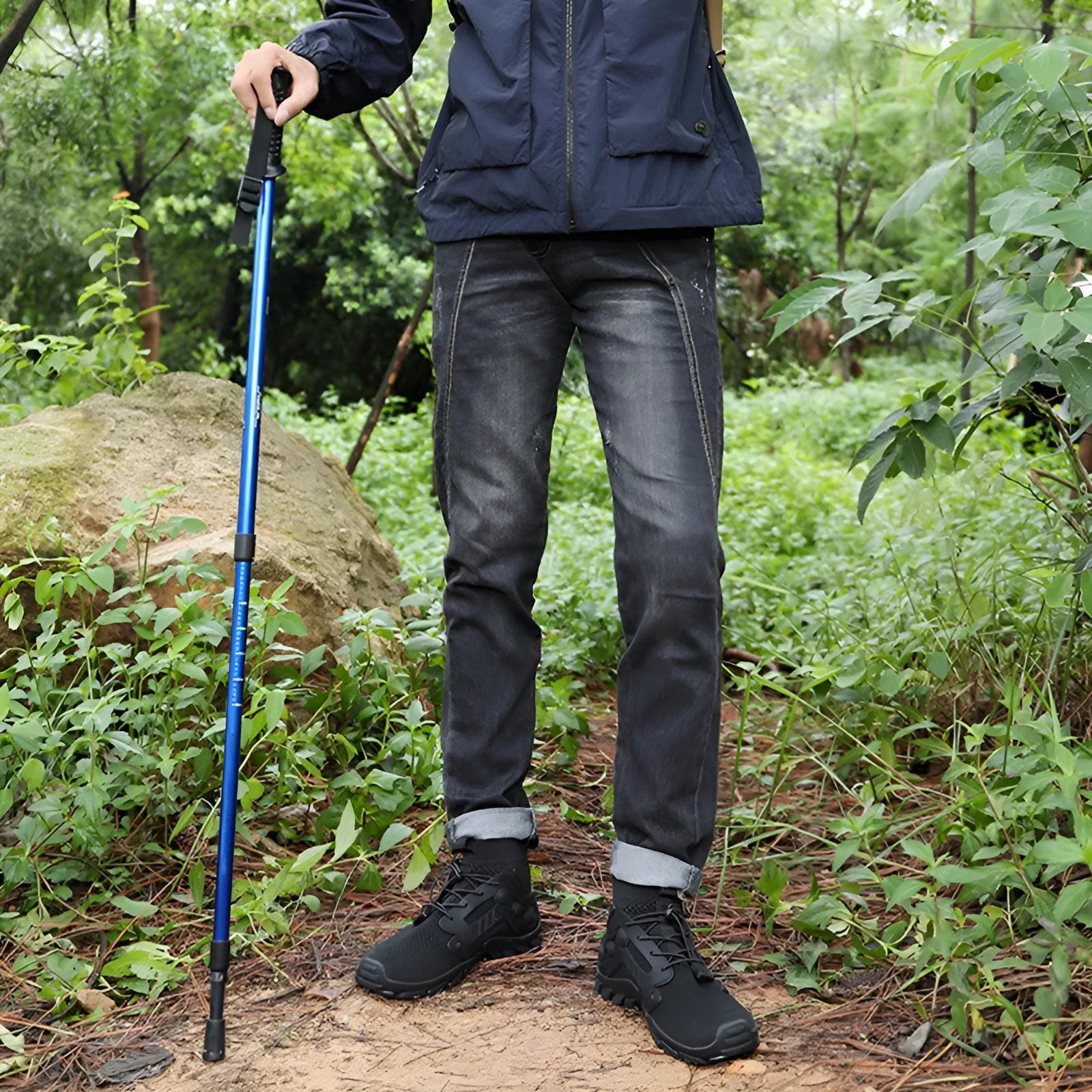 Outdoor climbing boots in black with Flyknit upper and rubber sole for hiking