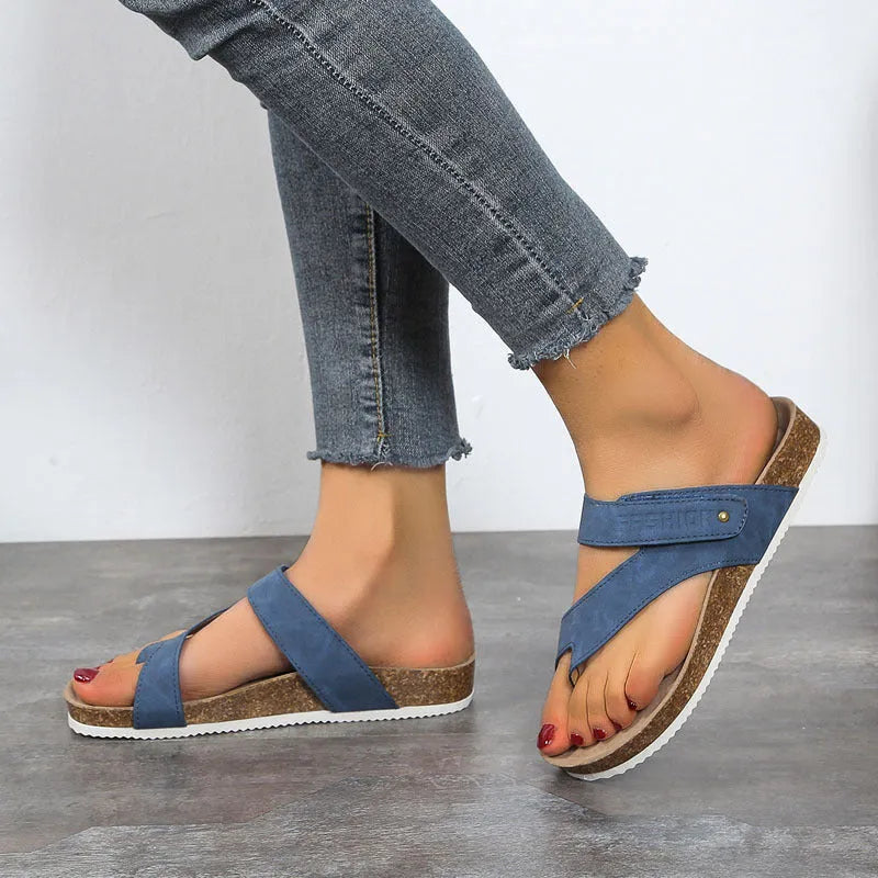 Flat toe ring thick-soled flip-flops in multiple colours with foam soles and imitation leather lining