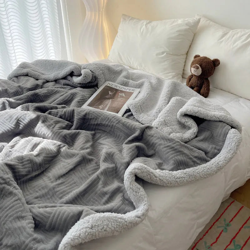 Thick lambskin-style polyester blanket in solid colour, single size 70x100cm for dormitory use