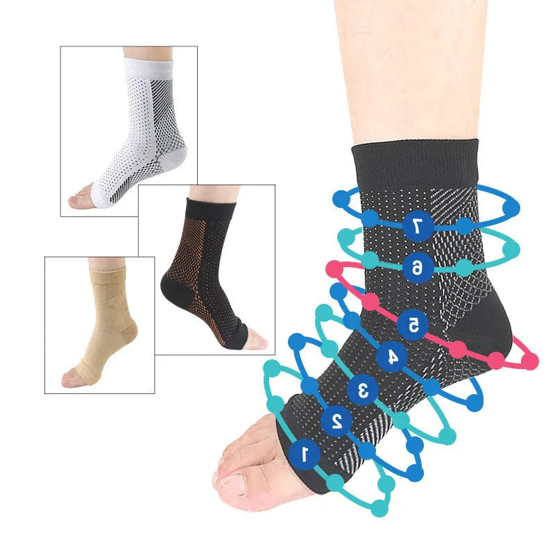 Korean-style invisible pressure sports socks in black and white nylon with short tube length