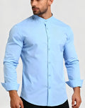 Teenage men's light blue stand-up collar shirt with fitted silhouette