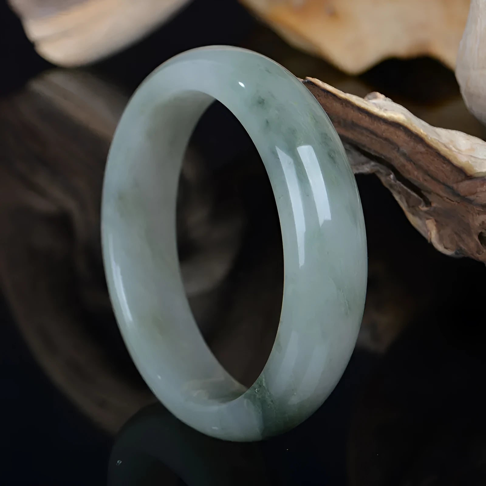 Natural Jinsi jade round bangle bracelet in Chinese style, polished surface