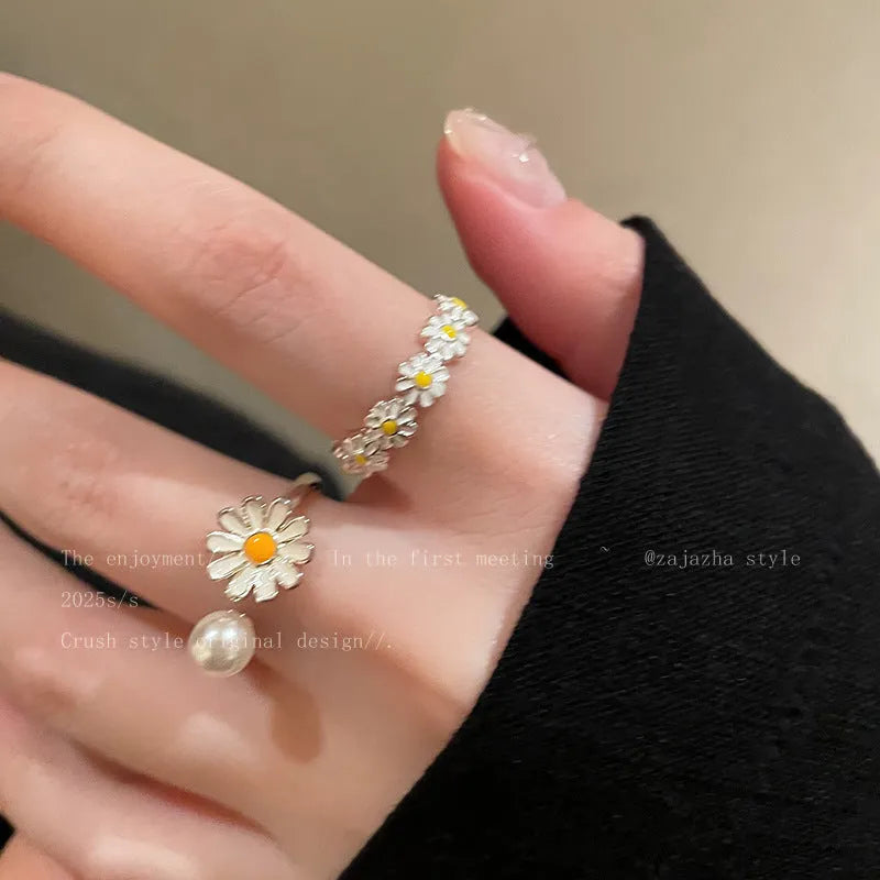 Women's copper twin ring set with flower pearl opening design, little daisy pearl ring and little daisy ring