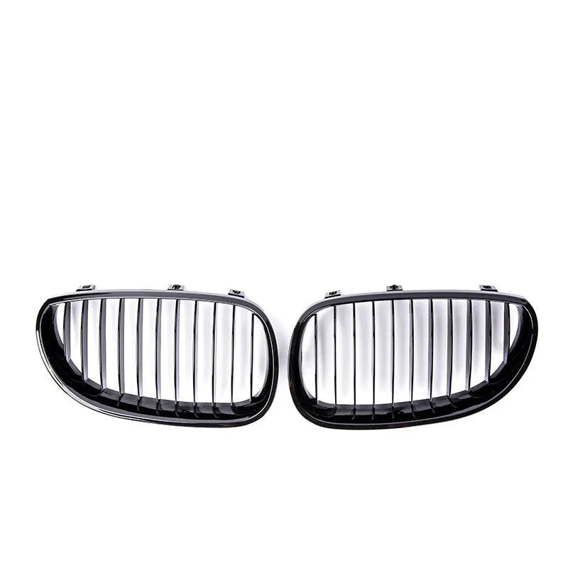 Pair of ABS carbon fibre grilles for BMW 5 Series E60 and E66 with textured surface
