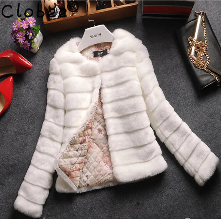 Women's faux fur short top in street fashion style with regular sleeves
